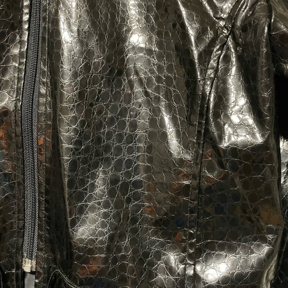 Outer Edge Black Crocodile-Pattern  PU Jacket – Medium - Picture 3 of 10